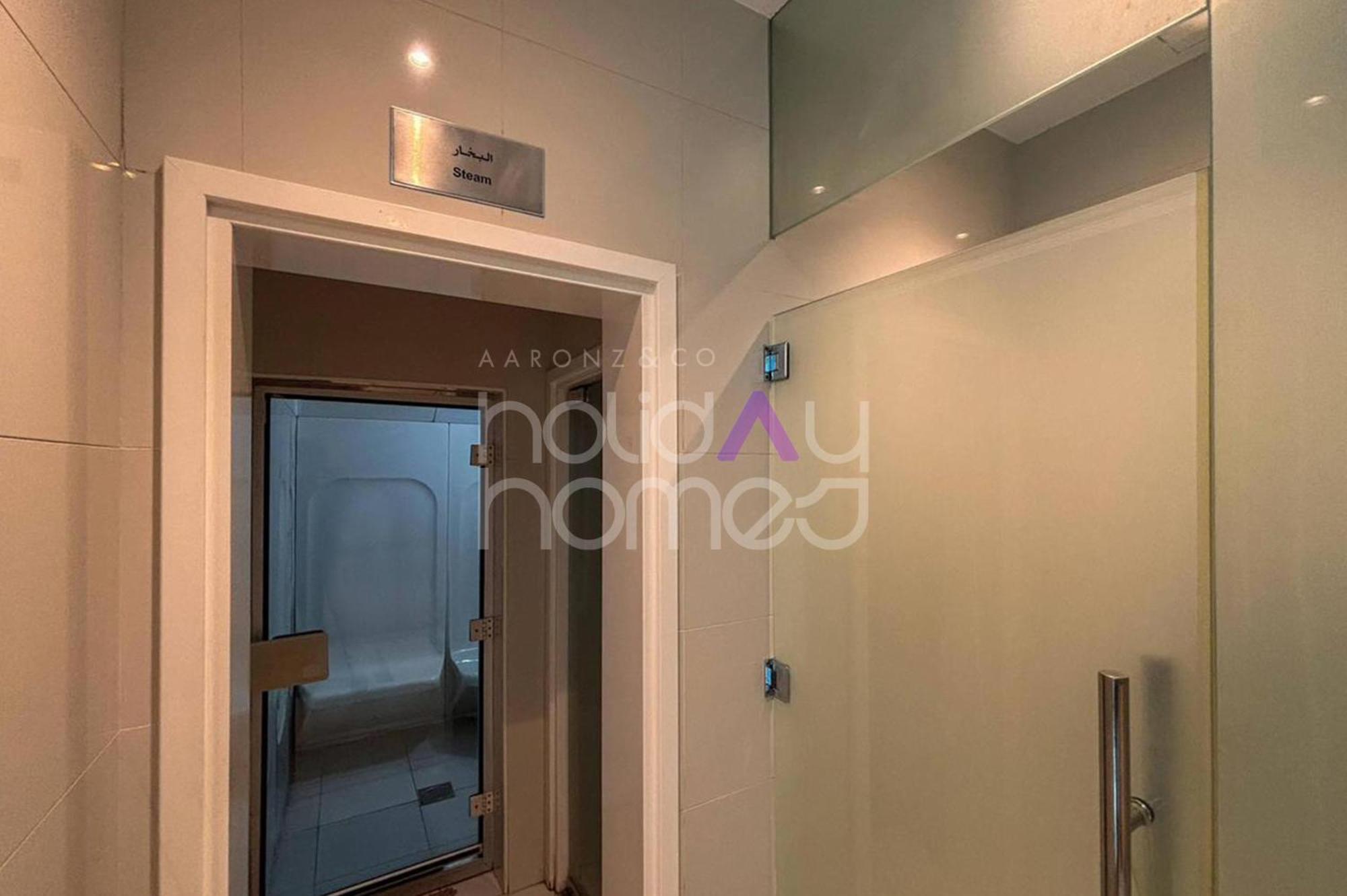 Spacious 1br Residences At Business *
